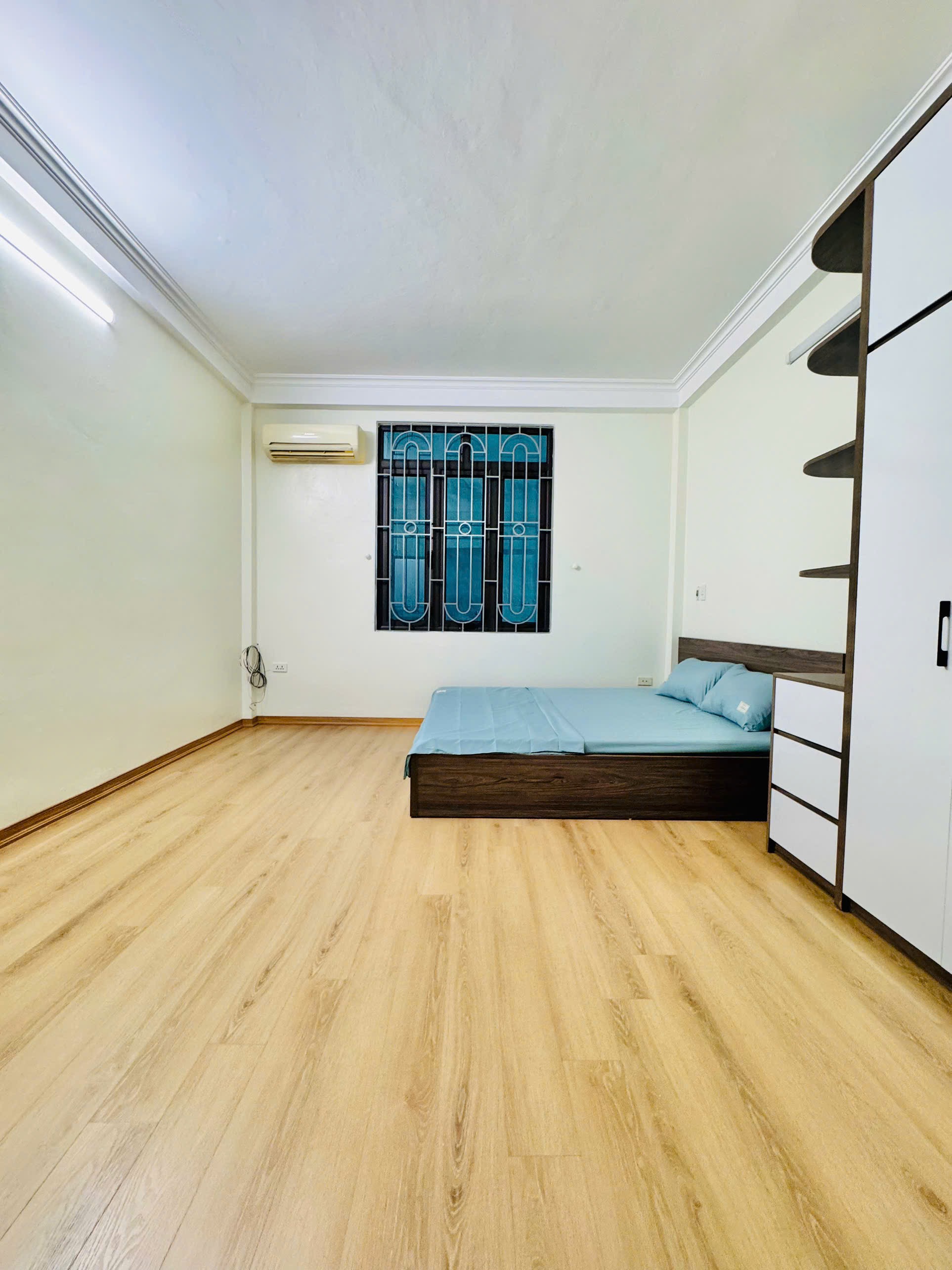 Nhà phố Giáp Nhị - Hoàng Mai , 5 tầng - nhỉnh 6 tỷ - Nhà phân lô , ngõ rộng ,  khung cột bê tông chắc chắn , gần ô tô , gần trường , chợ , sát khu đô thi Đồng Tàu , Quận Uỷ Hoàng Mai -