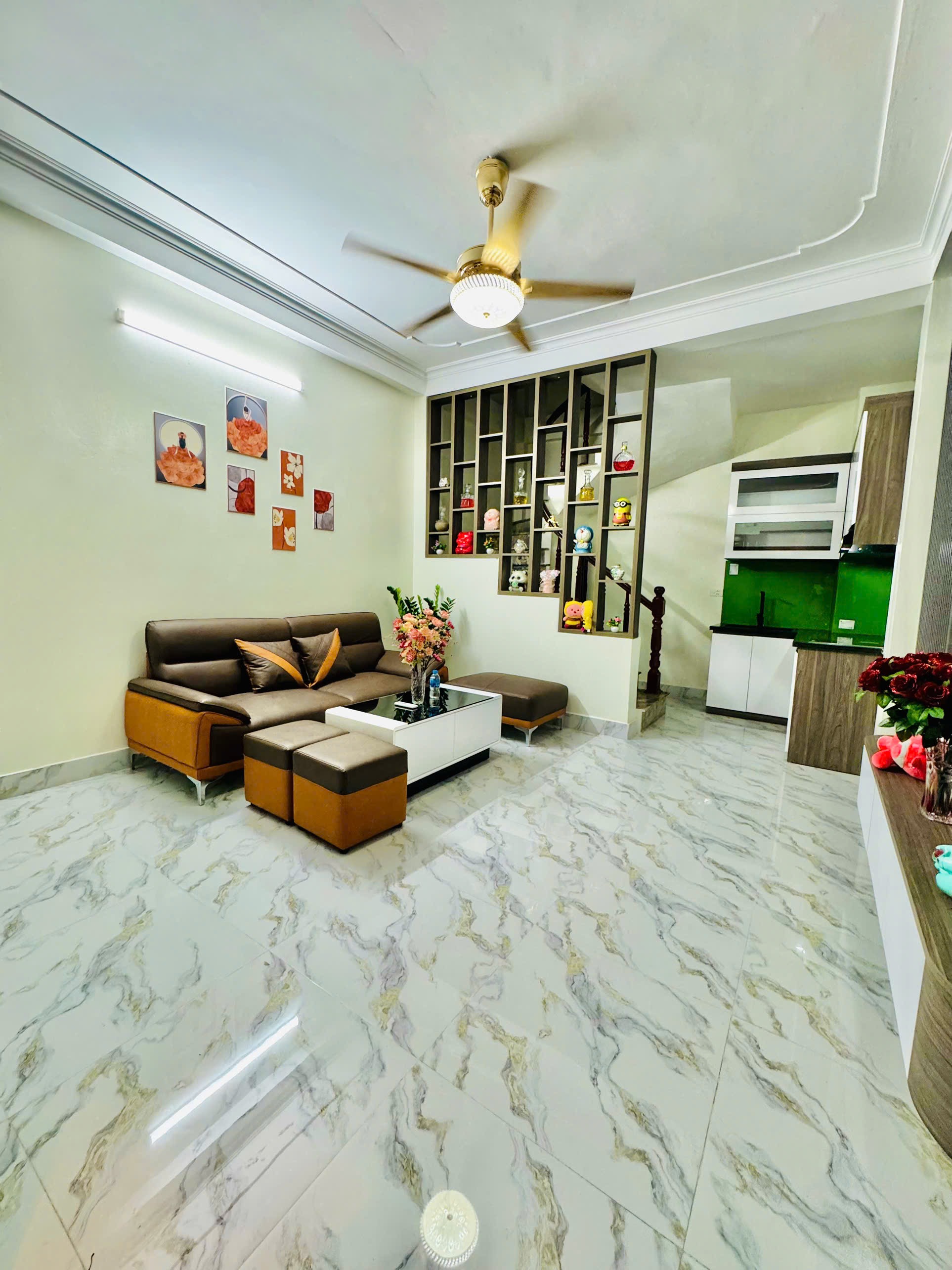 Nhà phố Giáp Nhị - Hoàng Mai , 5 tầng - nhỉnh 6 tỷ - Nhà phân lô , ngõ rộng ,  khung cột bê tông chắc chắn , gần ô tô , gần trường , chợ , sát khu đô thi Đồng Tàu , Quận Uỷ Hoàng Mai -