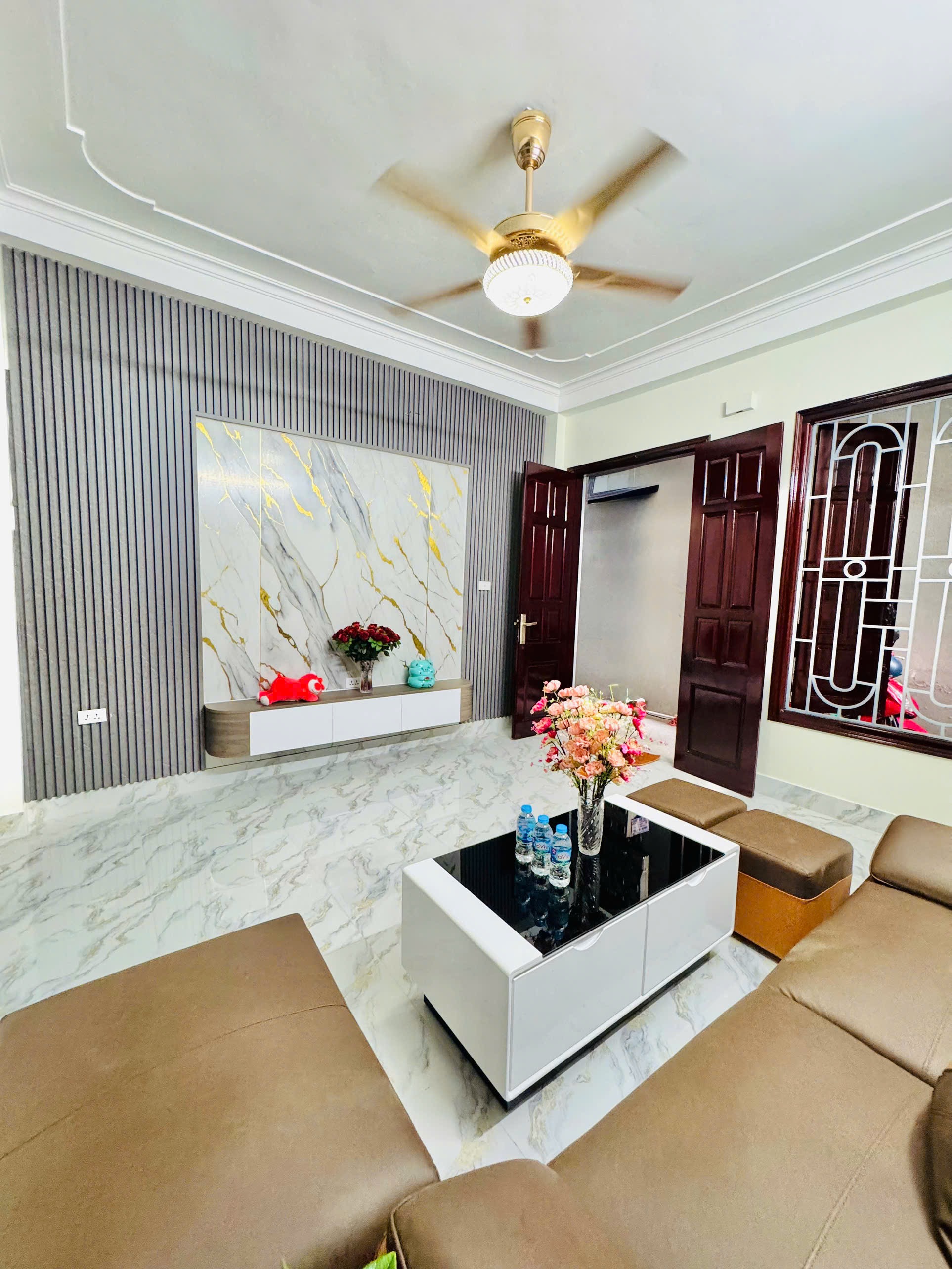 Nhà phố Giáp Nhị - Hoàng Mai , 5 tầng - nhỉnh 6 tỷ - Nhà phân lô , ngõ rộng ,  khung cột bê tông chắc chắn , gần ô tô , gần trường , chợ , sát khu đô thi Đồng Tàu , Quận Uỷ Hoàng Mai -