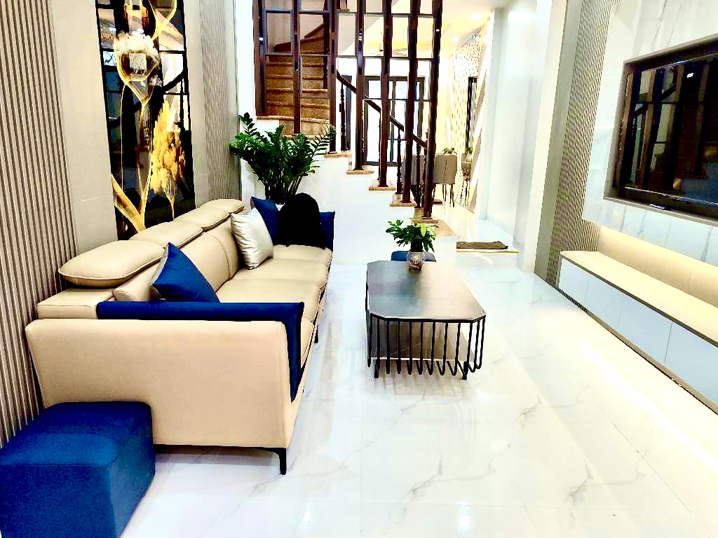 BÁN NHÀ GIÁP NHỊ - CÁCH Ô TÔ TRÁNH 10M TRUNG TÂM TIỆN ÍCH , GẦN TRƯỜNG , CHỢ             48m x 4 tầng - mt 4m - 10,68 tỷ               Lh 0862417628