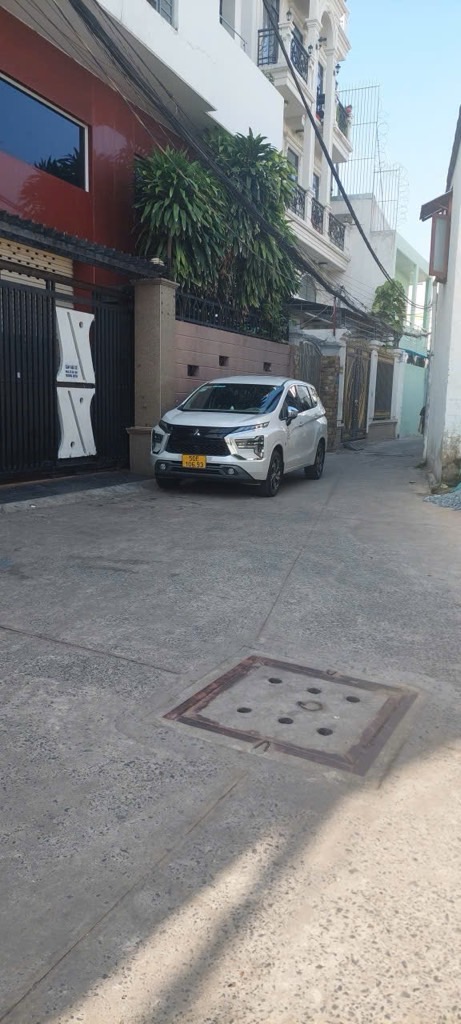 Bán nhà HXH Trường Chinh 60m2, ngang 4m, SHR vuông hoàn công, ở ngay, giá nhỉnh 7 tỷ TL