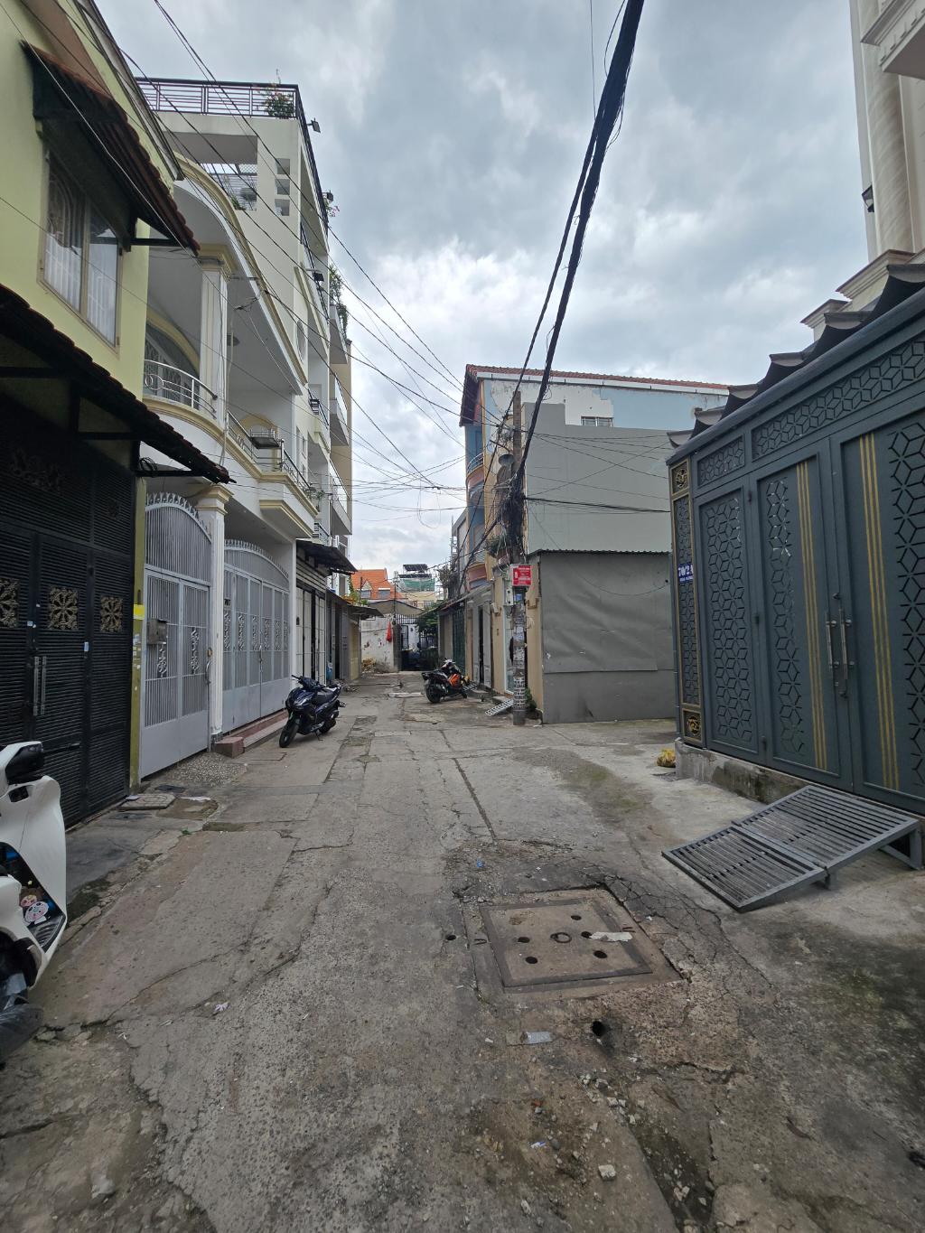 Bán nhà hẻm 6m Hoa Bằng Tân Phú, 60m2 2 tầng, 6PN tiện cho thuê trọ, CHDV, nhỉnh 7 tỷ TL