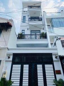 HXH Phường Tân Sơn Nhì 60m2 ngang 4m, SHR vuông hoàn công, ở vừa kinh doanh, 9.65 tỷ TL