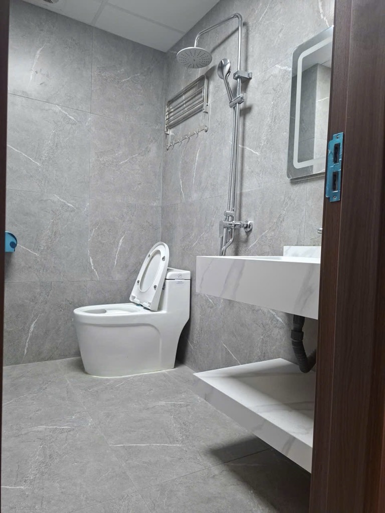 Nhà Đẹp Phố Âu Cơ - 5 Tầng Thang máy - 56M2 - Chào giá 13.5 Tỷ