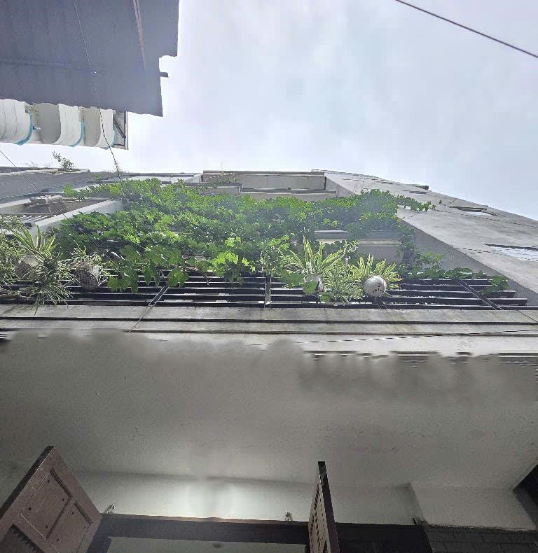 Nhà Rộng Quá - Ô Tô đỗ cửa - Ai ở cũng tiện - Tại Phố Yên Hòa