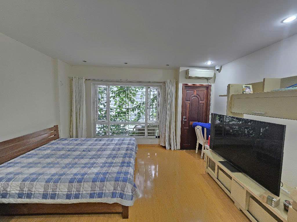 Nhà Rộng Quá - Ô Tô đỗ cửa - Ai ở cũng tiện - Tại Phố Yên Hòa