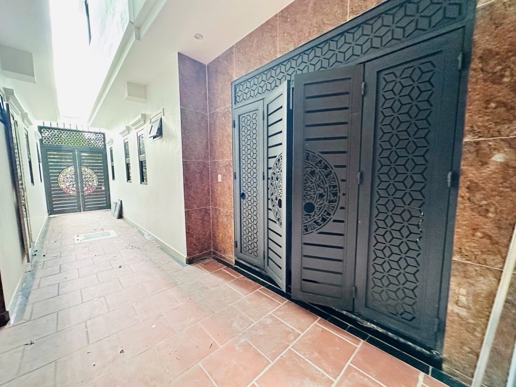 VỊ TRÍ SIÊU ĐẸP NGAY GẦN TRƯỜNG ĐẠI HỌC CÔNG NGHIỆP HÀ NỘI- OTO ĐỖ CỔNG