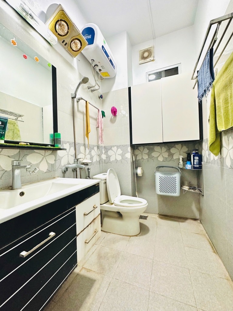 GARA Ô TÔ 7 CHỖ VÀO NHÀ - VỊ TRÍ ĐỈNH, NGÕ THÔNG, KINH DOANH