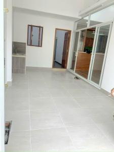 Nhà mới xây Quận 7, ngang 14m, SHR, thu nhập cho thuê 40tr/tháng