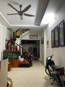 ĐI BỘ RA LUÔN PHỐ TÔ HIỆU HÀ ĐÔNG - Ô TÔ CẠNH NHÀ - NGÕ TO ĐÙNG - 2 THOÁNG
