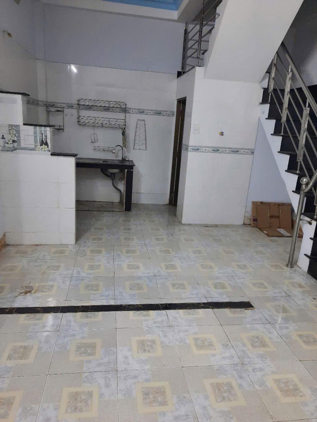 Bán nhà đường Làng Tăng Phú có dòng tiền cho thuê, giá chỉ 3tyxx