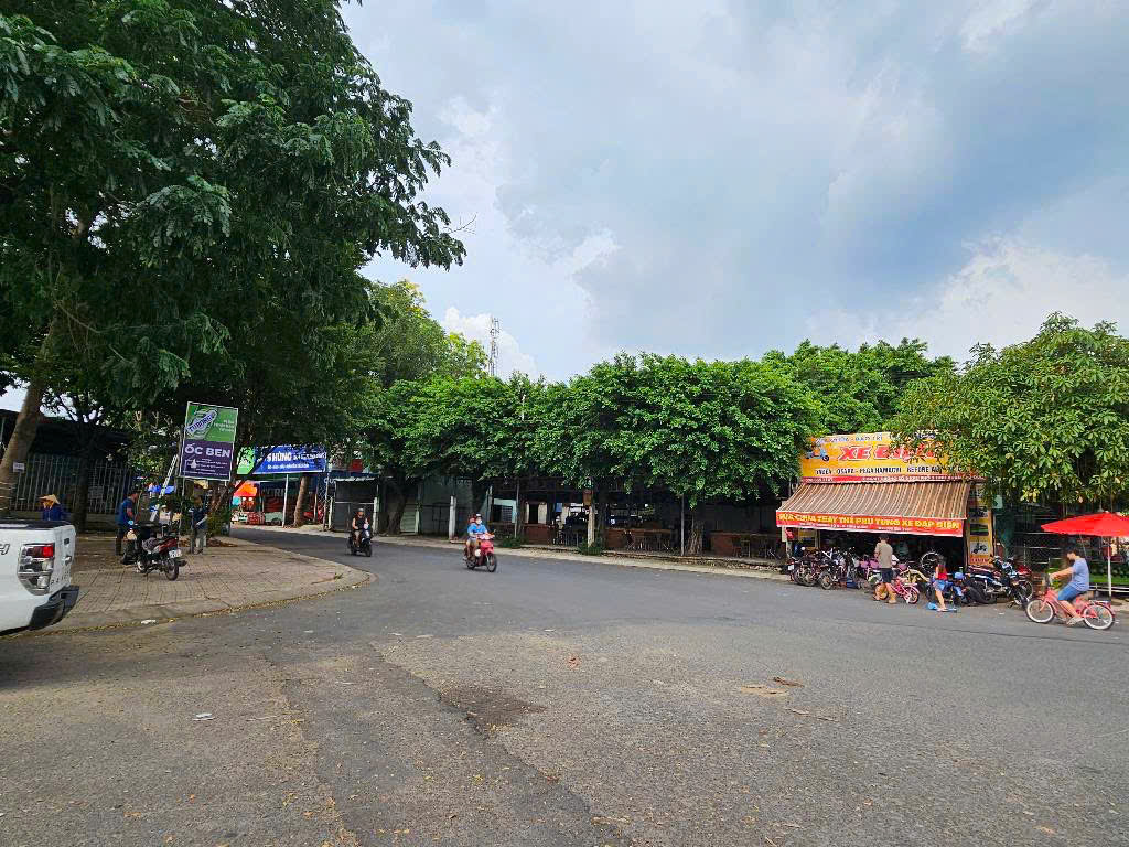 Bán đất mặt tiền khu dân cư Êm Đềm -đường 20m- chỉ hơn 70tr/m2