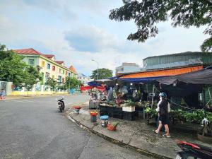 Bán đất mặt tiền khu dân cư Êm Đềm -đường 20m- chỉ hơn 70tr/m2