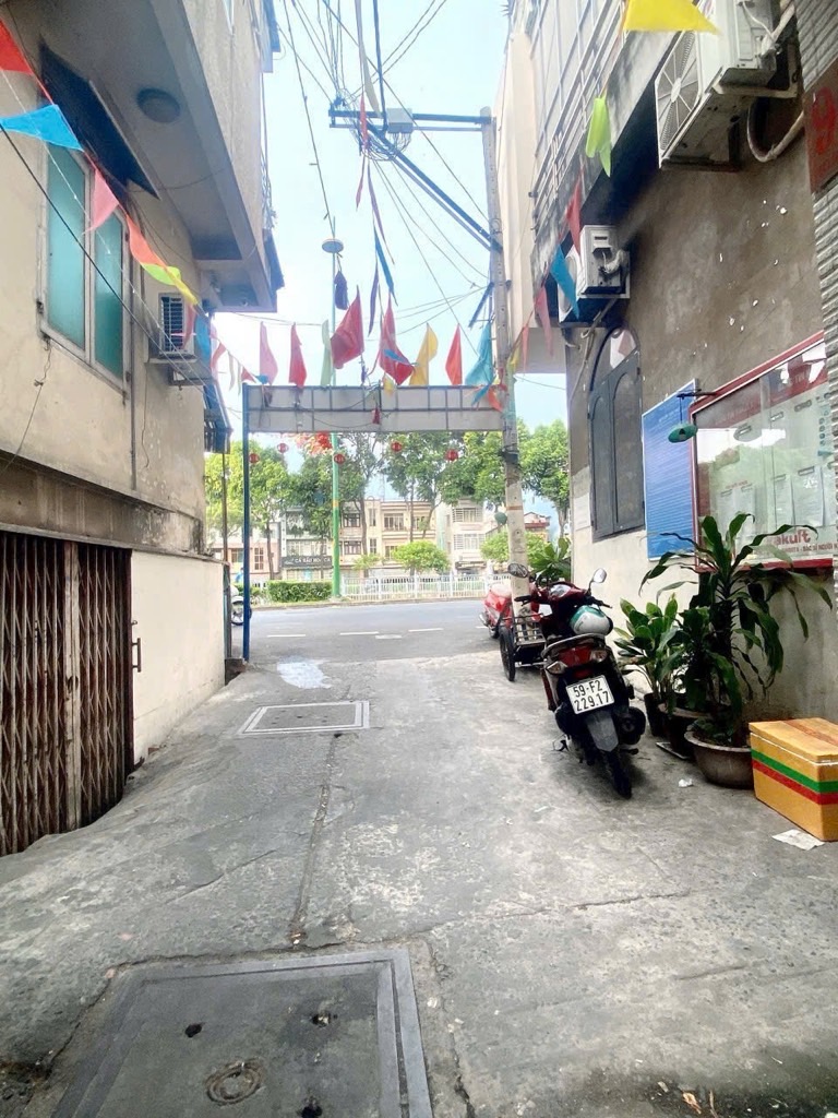 Nhà HxH Hoàng Sa 4 tầng 40m2