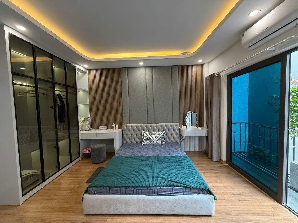 Em có một căn nhà mới hoàn thiện 35m2x5 tầng nhỉnh  tỷ