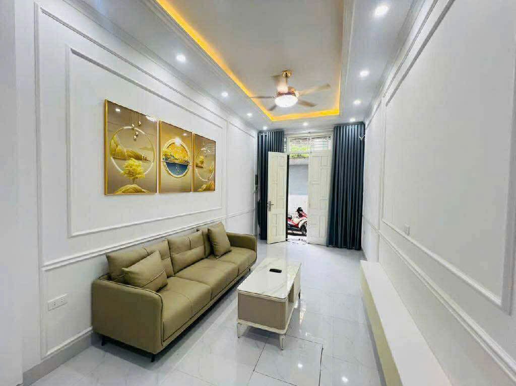 Em có một căn nhà mới hoàn thiện 34m2x5 tầng nhỉnh 7  tỷ