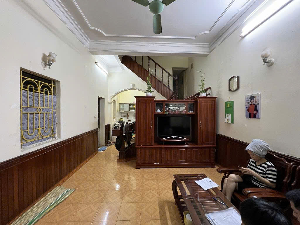 MỘT CĂN CỰC HIẾM   LẠC LONG QUÂN  TÂY HỒ