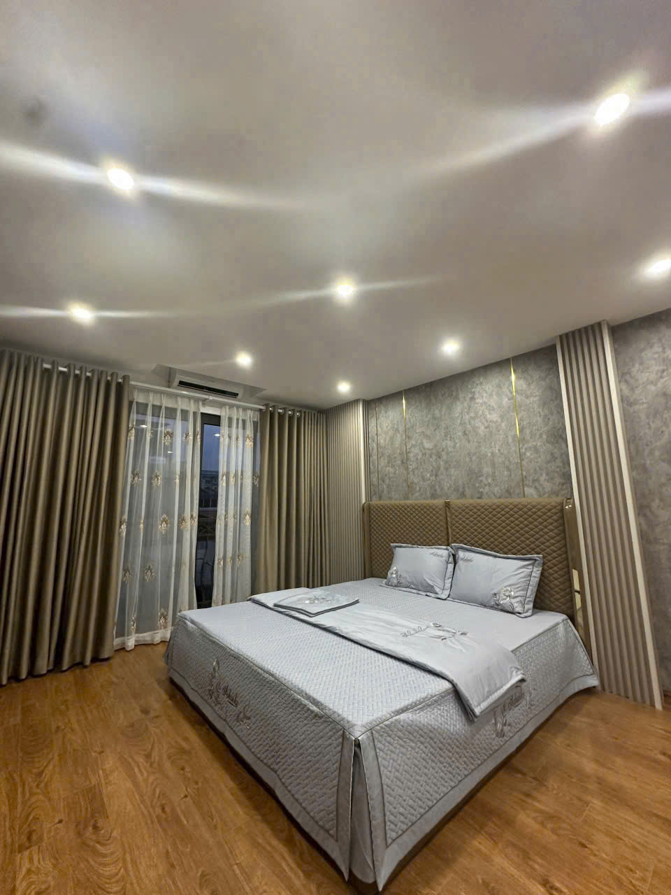 cần bán nhà 6 tầng 41m giá chào 7.5 tỷ