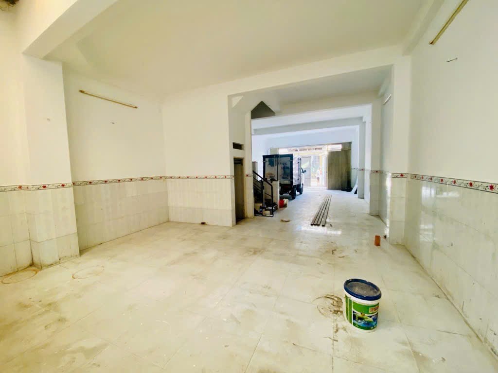 NHÀ HẺM 6M ĐƯỜNG  LÊ VĂN QUỚI BÌNH TÂN  106M2 4 TẦNG  CHỈ 7TY X
