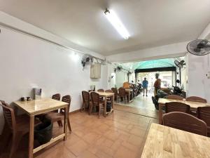 NHÀ MẶT TIỀN ĐƯỜNG  HOÀNG DƯ KHƯƠNG QUẬN 10 95M2 CHỈ 18TY