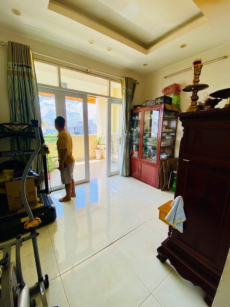 - Bán  Mặt Tiền kênh Tân Hóa 45m2-4 tầng-nở hậu,có lề đường 3 m - 8.x tỷ