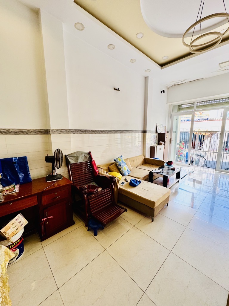 Nhà bán ngay mặt lộ nhựa 10m khu vực sầm uất- 4.26 X 13.2