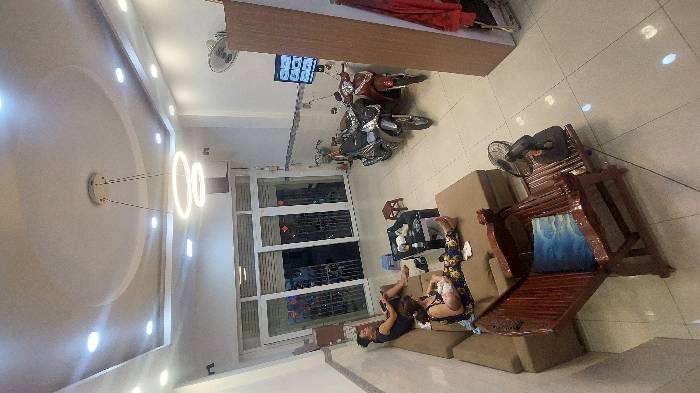 Nhà bán ngay mặt lộ nhựa 10m khu vực sầm uất- 4.26 X 13.2