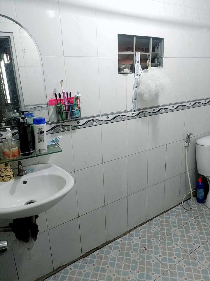 Bán nhà khu vực Thủ Đức    Đường rộng 5m , 75 ㎡ , nhà trệt , 2 phòng ngủ , 1wc