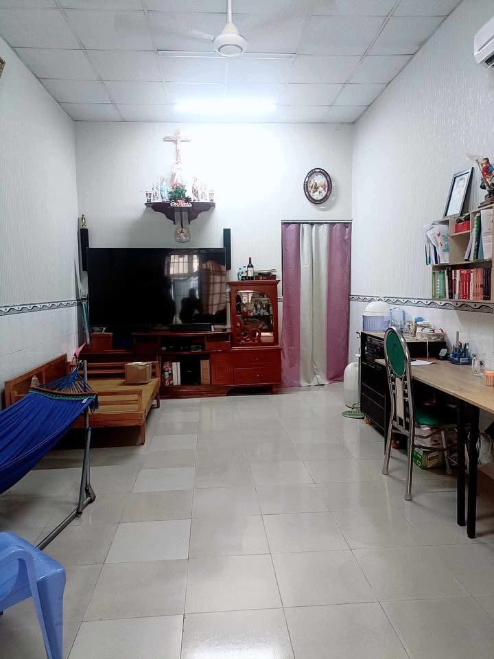 Bán nhà khu vực Thủ Đức    Đường rộng 5m , 75 ㎡ , nhà trệt , 2 phòng ngủ , 1wc