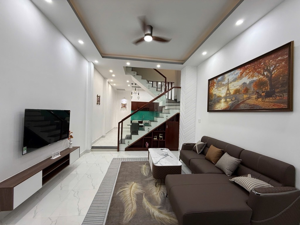 Nhà 3 tầng - 50m2 - lò lu Q9 - giá chỉ 5,4 ty
