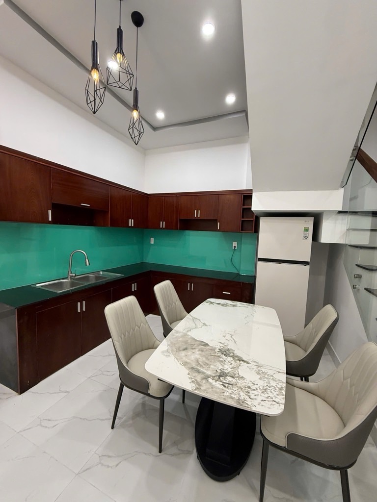 Nhà 3 tầng - 50m2 - lò lu Q9 - giá chỉ 5,4 ty