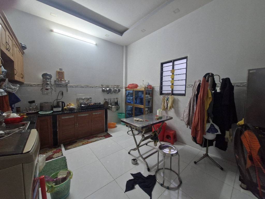 Nhà 2 tầng- Dt 60m2 - trường thạnh thủ Đức- giá 4,9 ty