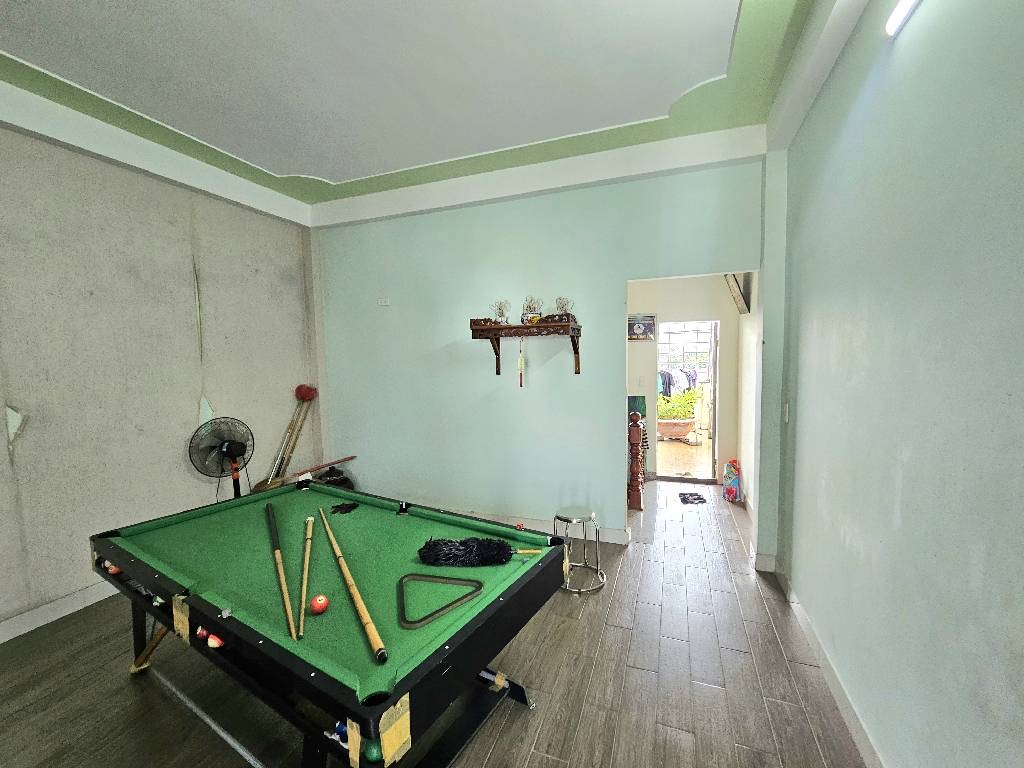 Bán gấp nhà 4 tầng- Dt 68m2- Dĩ an - giá nhỉnh 4ty