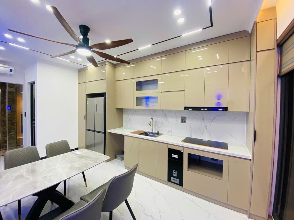 BÁN NHÀ BÁT KHỐI-LONG BIÊN - 36M2- 5 TẦNG - 6 TỶ
