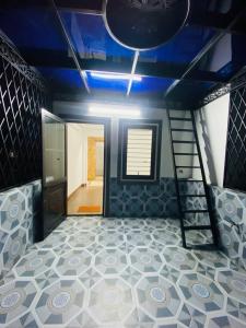 BÁN NHÀ BÁT KHỐI-LONG BIÊN - 36M2- 5 TẦNG - 6 TỶ