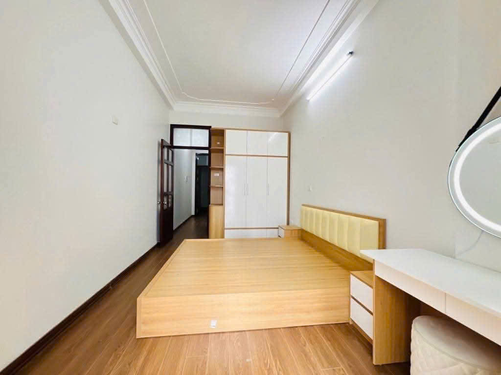 Bán nhà phố Tư Đình_nhà mới_5 tầng_ diện tích 30m2_6,7 tỷ có thương lượng