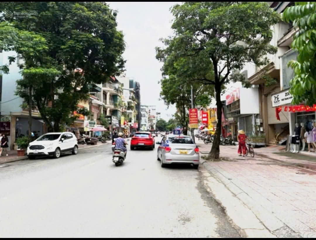 Nhà đẹp Long Biên FULL nội thất nhập khẩu .