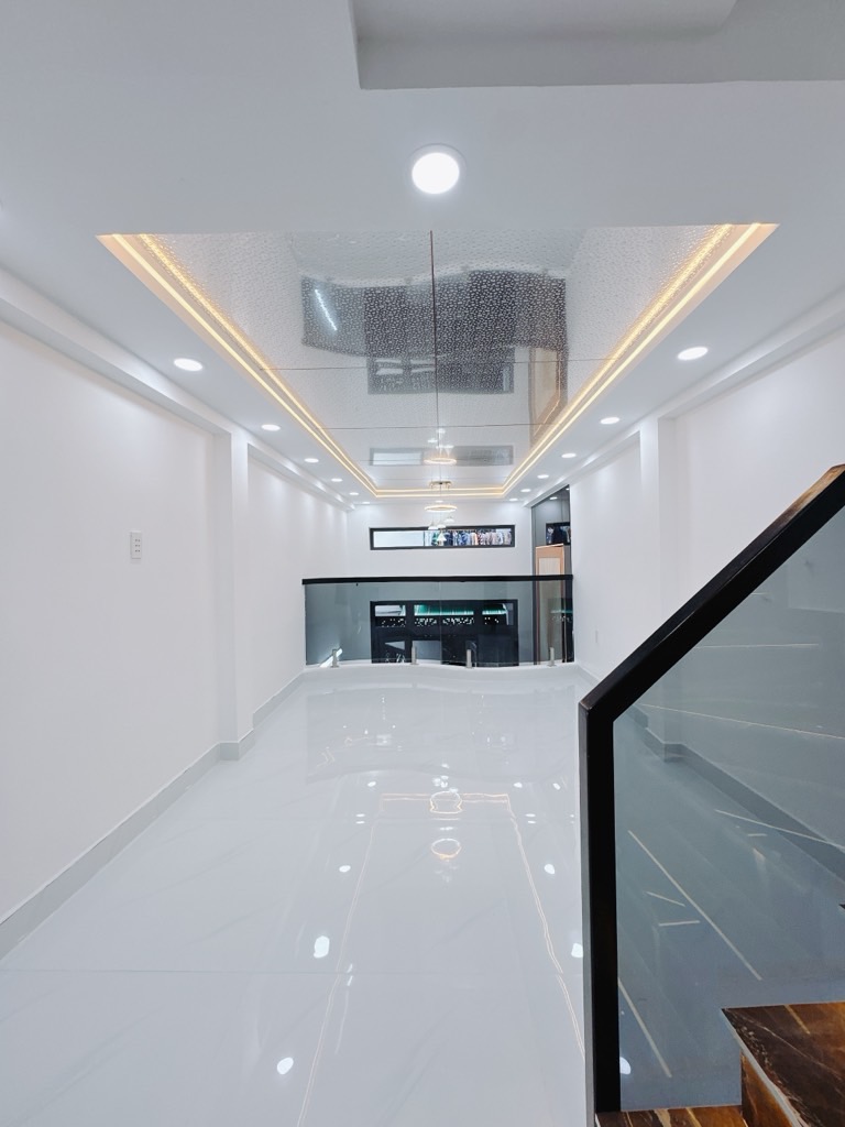 Bán nhà riêng tại Đường Tôn Thất Thuyết, Phường 8, Quận 4, TP.HCM diện tích 33m2 giá 4.7 Tỷ