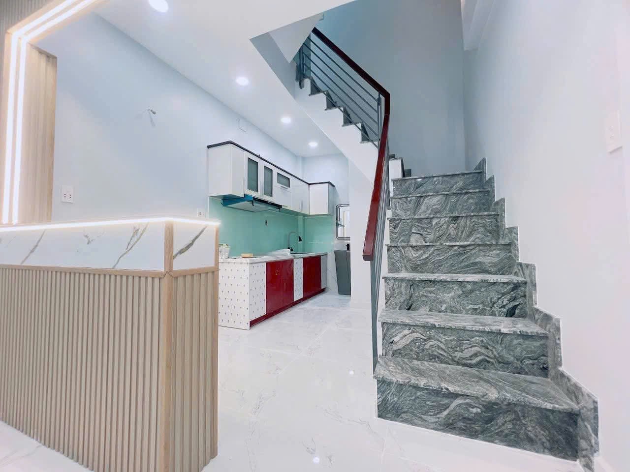 bán nhà hẻm 1 sẹt, tại đường Hoàng Diệu. 3 tần. 33.7m², giá 6.5 tỷ