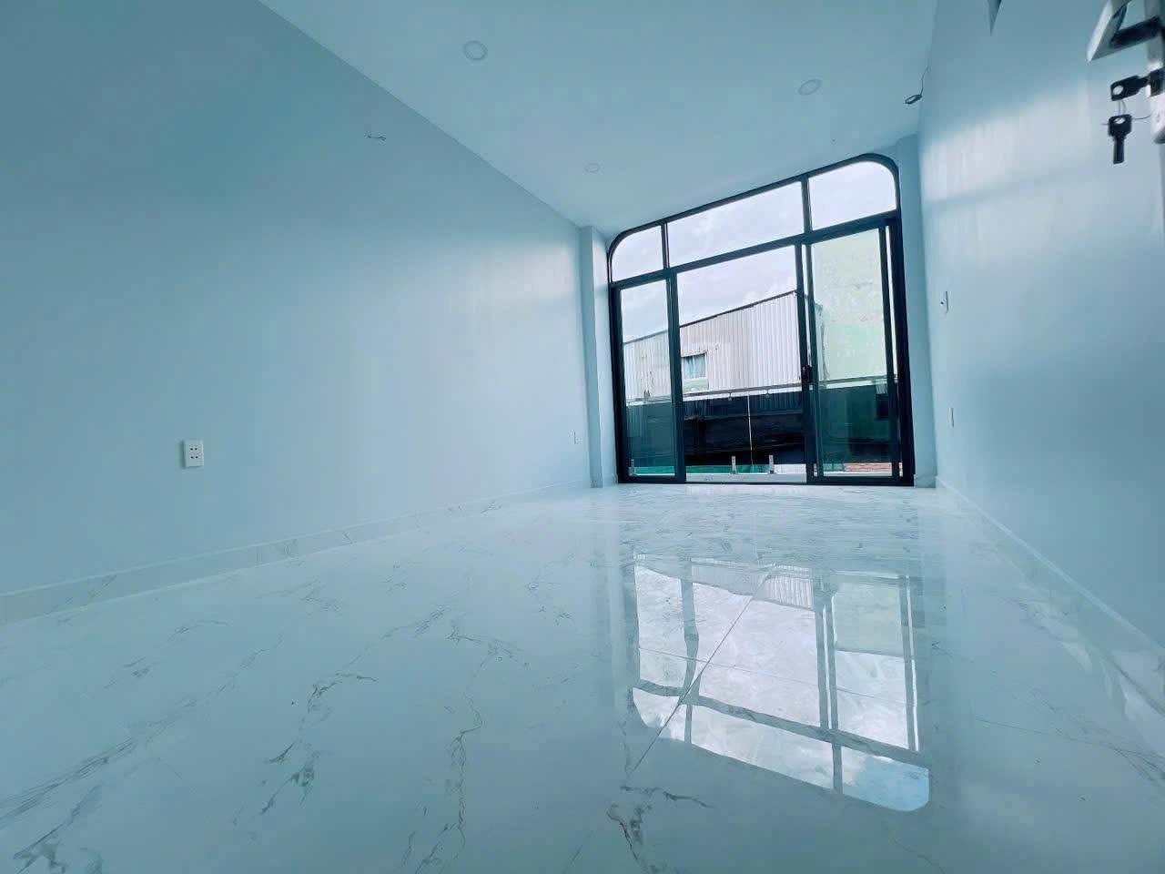 bán nhà hẻm 1 sẹt, tại đường Hoàng Diệu. 3 tần. 33.7m², giá 6.5 tỷ