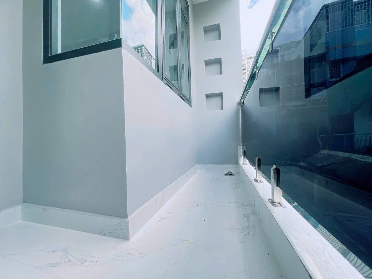 bán nhà hẻm 1 sẹt, tại đường Hoàng Diệu. 3 tần. 33.7m², giá 6.5 tỷ