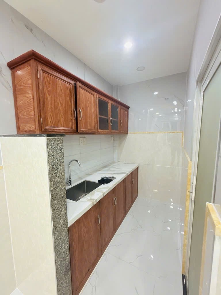 chính chủ cần bán nhà tại đường Đoàn Văn Bơ quận 4. dt 38.4. giá 4.55 tỷ. nhà mới, đẹp