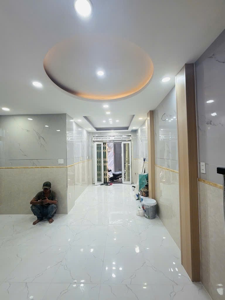 chính chủ cần bán nhà tại đường Đoàn Văn Bơ quận 4. dt 38.4. giá 4.55 tỷ. nhà mới, đẹp