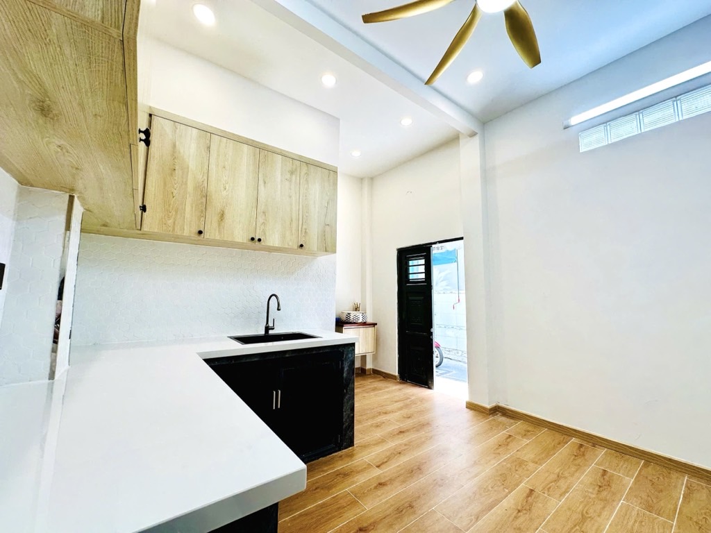 bán nhà mặt tiền, kinh doanh sầm uất, tại đoàn văn bơ, quận 4, TP Hồ Chí Minh