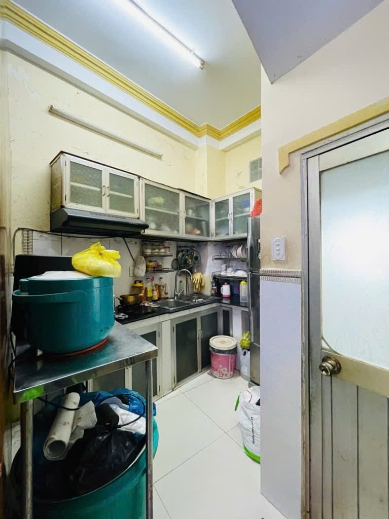 bán nhà 4 tần, mặt tiền đường số, xe hơi quay đầu thoải mái. thích hợp kinh doanh, mua bán, hoặc vừa ở vừa đầu tư.