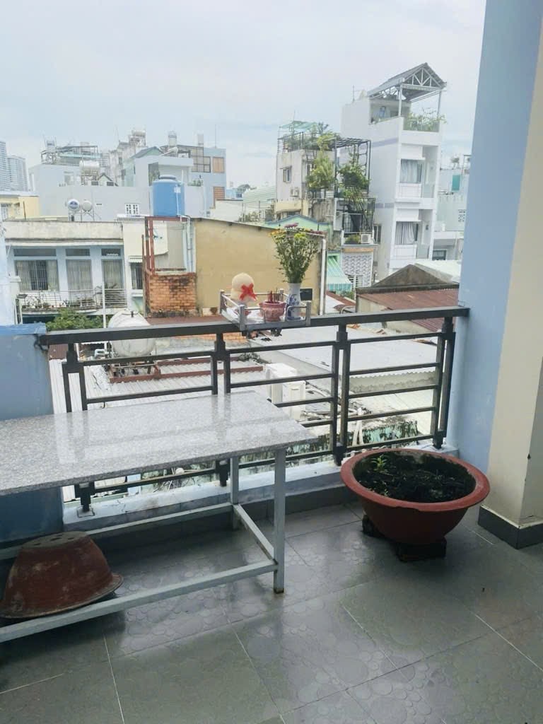chính chủ cần bán căn nhà mặt tiền khủng. dòng tiền rất ổn định. dt 68.5m² giá 6 tỷ.