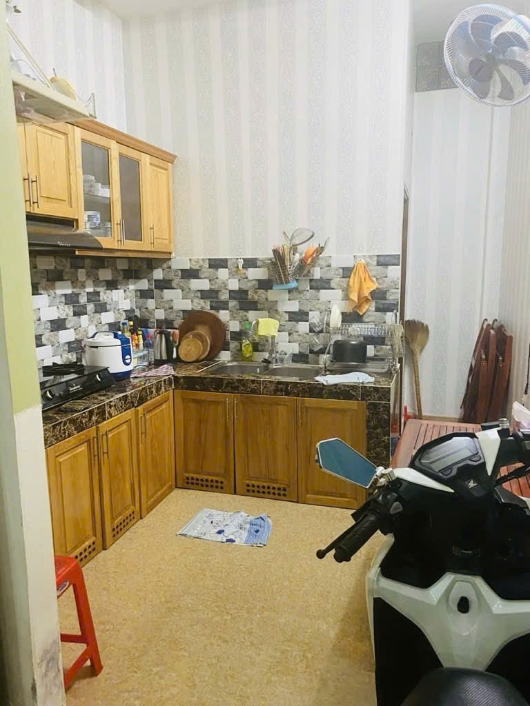 chính chủ cần bán căn nhà mặt tiền khủng. dòng tiền rất ổn định. dt 68.5m² giá 6 tỷ.