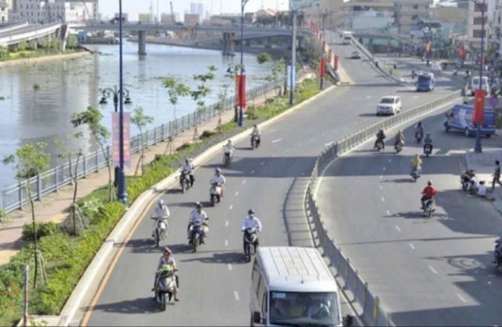 bán nhà mới 3 tần tại đường hoàng diệu, Q4 TP. HCM