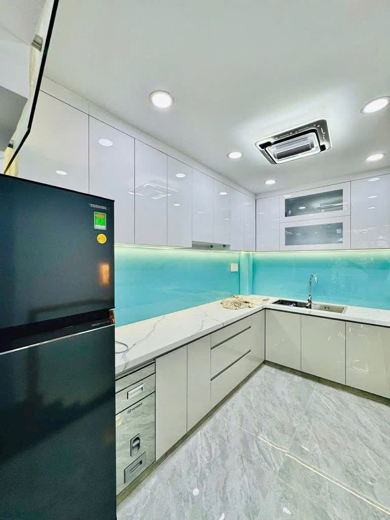 SIÊU PHẨM NHÀ ĐẸP MẶT TIỀN ĐUỜNG 10M- NHỈNH 8 TỶ- NHÀ 5 TẦNG - P12 GV