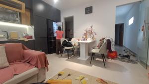 Cần bán nhà Hoàng Mai 38m 5 tầng 8.5 tỷ